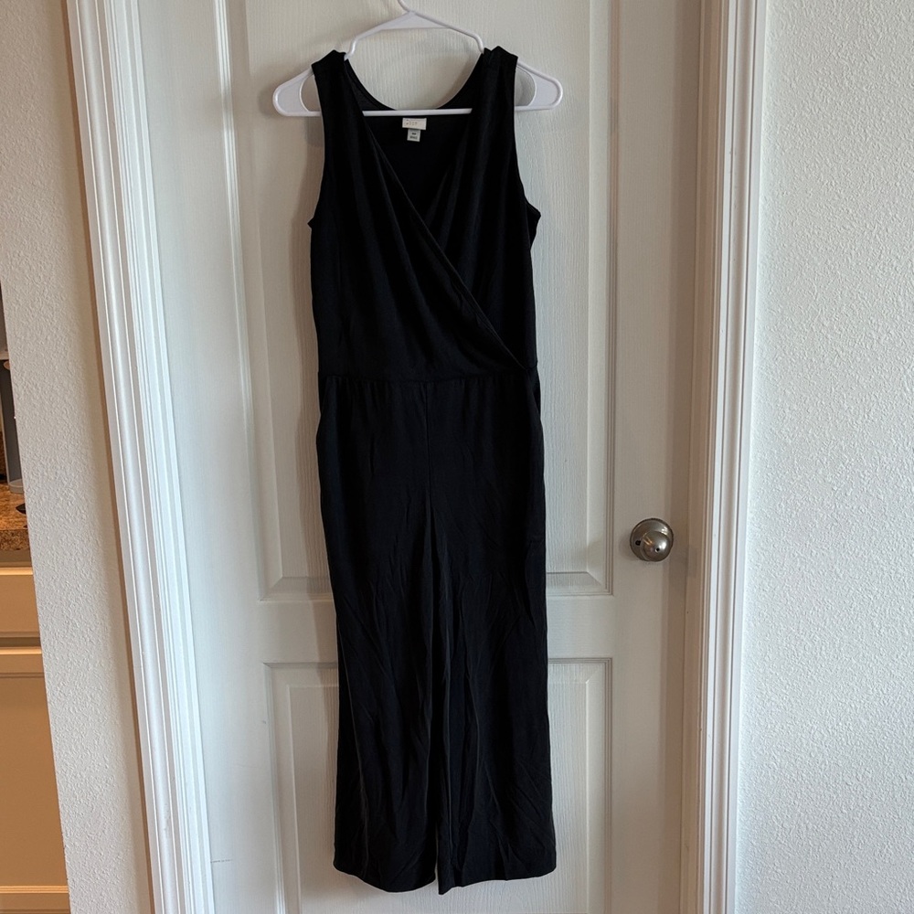 a new day Black V-Neck Sleeveless jumpsuit size XS
